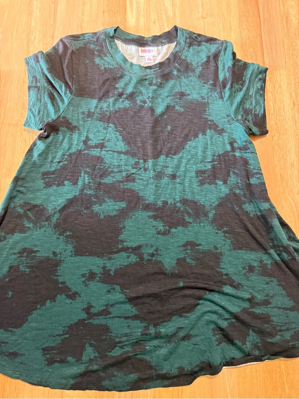 LuLaRoe Perfect Tee Women’s Small Black Green Tie Dye Short Sleeve